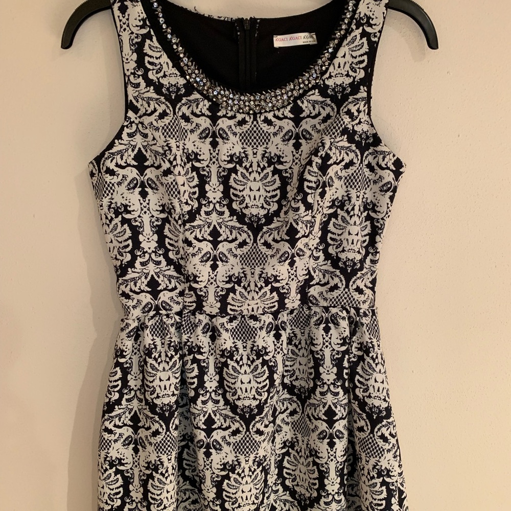 A’GACI Black & White Beautiful Dress